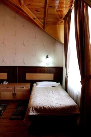 Отель Отель Горы Азии 2 Бишкек Стандартный двухместный номер с 1 кроватью или 2 отдельными кроватями-14