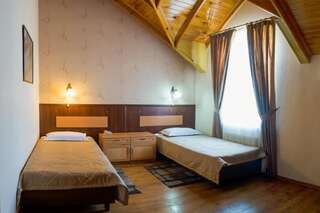 Отель Отель Горы Азии 2 Бишкек Стандартный двухместный номер с 1 кроватью или 2 отдельными кроватями-23